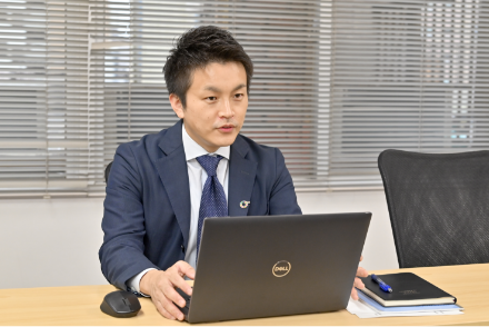 営業部 次長　浦田健人